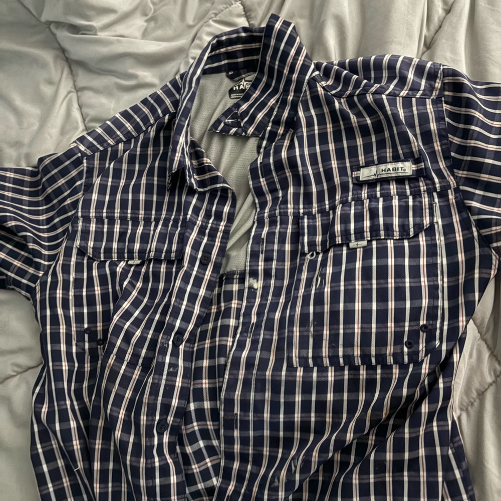 Habit fishing shirt.